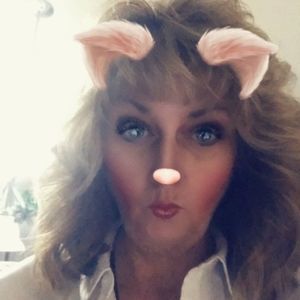 Meet your Posher, Debbie